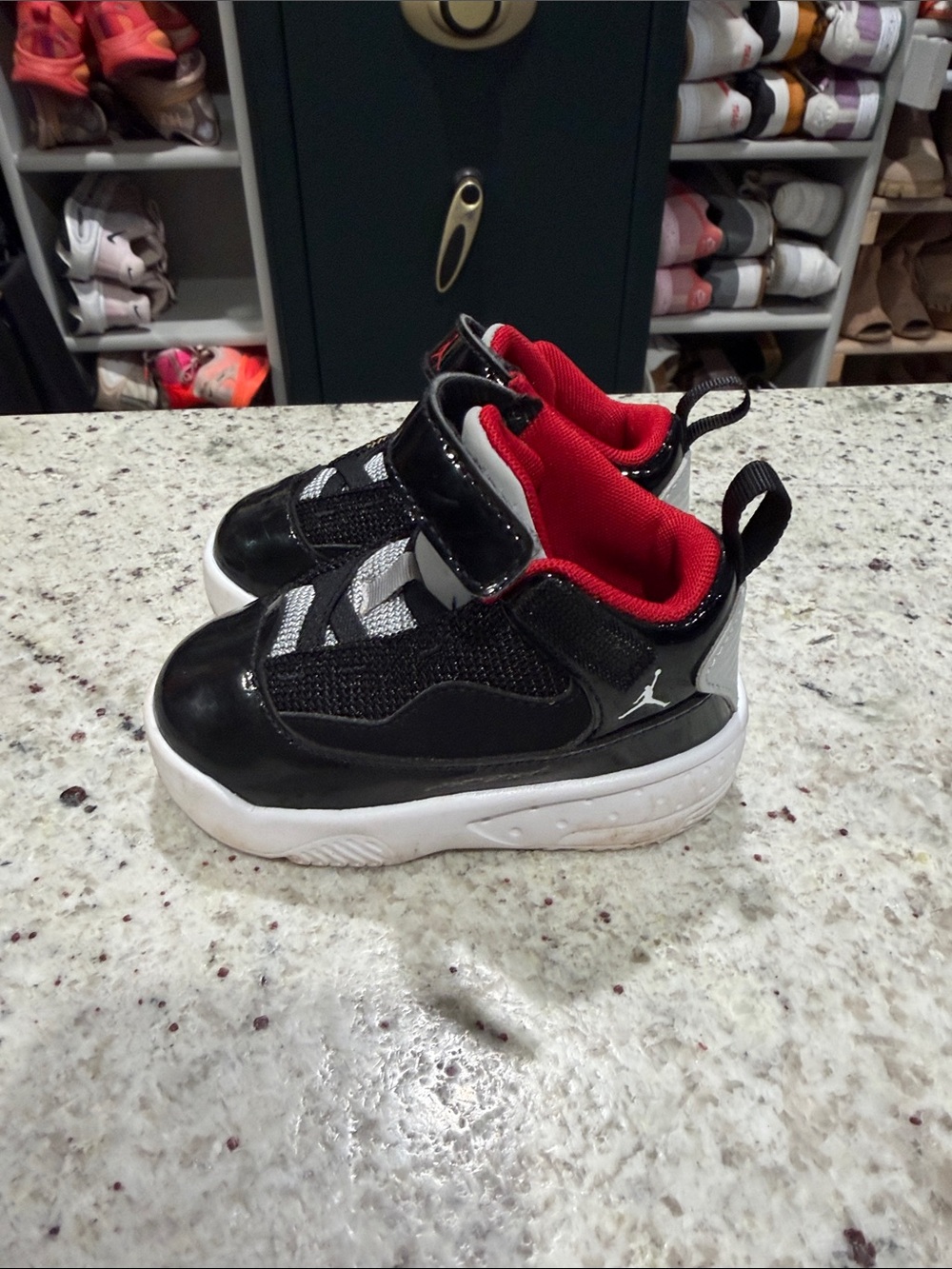 Jordan Air Max Aura 2
